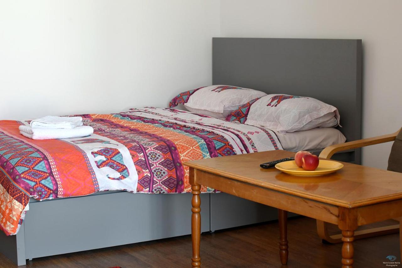 Lovely 1 Bedroom Apartment With Free Street Parking Bukarest Exterior foto